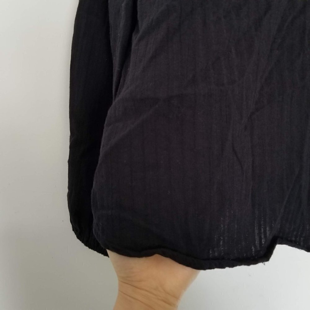 Morgan Claire Ruffle Long Sleeve Key Hole Back Top - Picture 6 of 9
